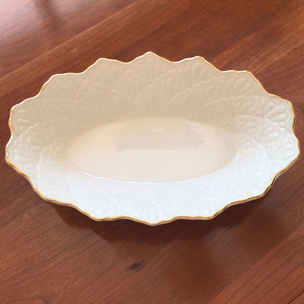 LENOX vintage small jacquard dish, beautiful brand new condition.